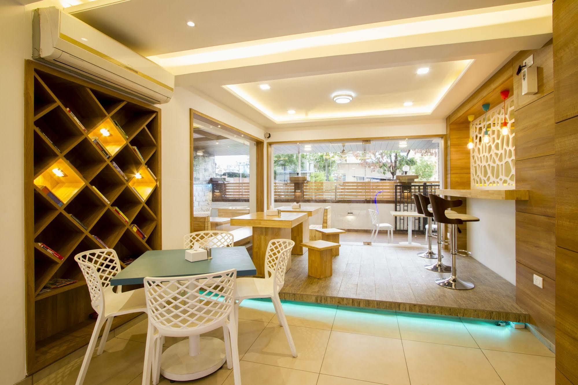 Fabhotel Imperio - Nr Baner Hill Pune Exteriör bild