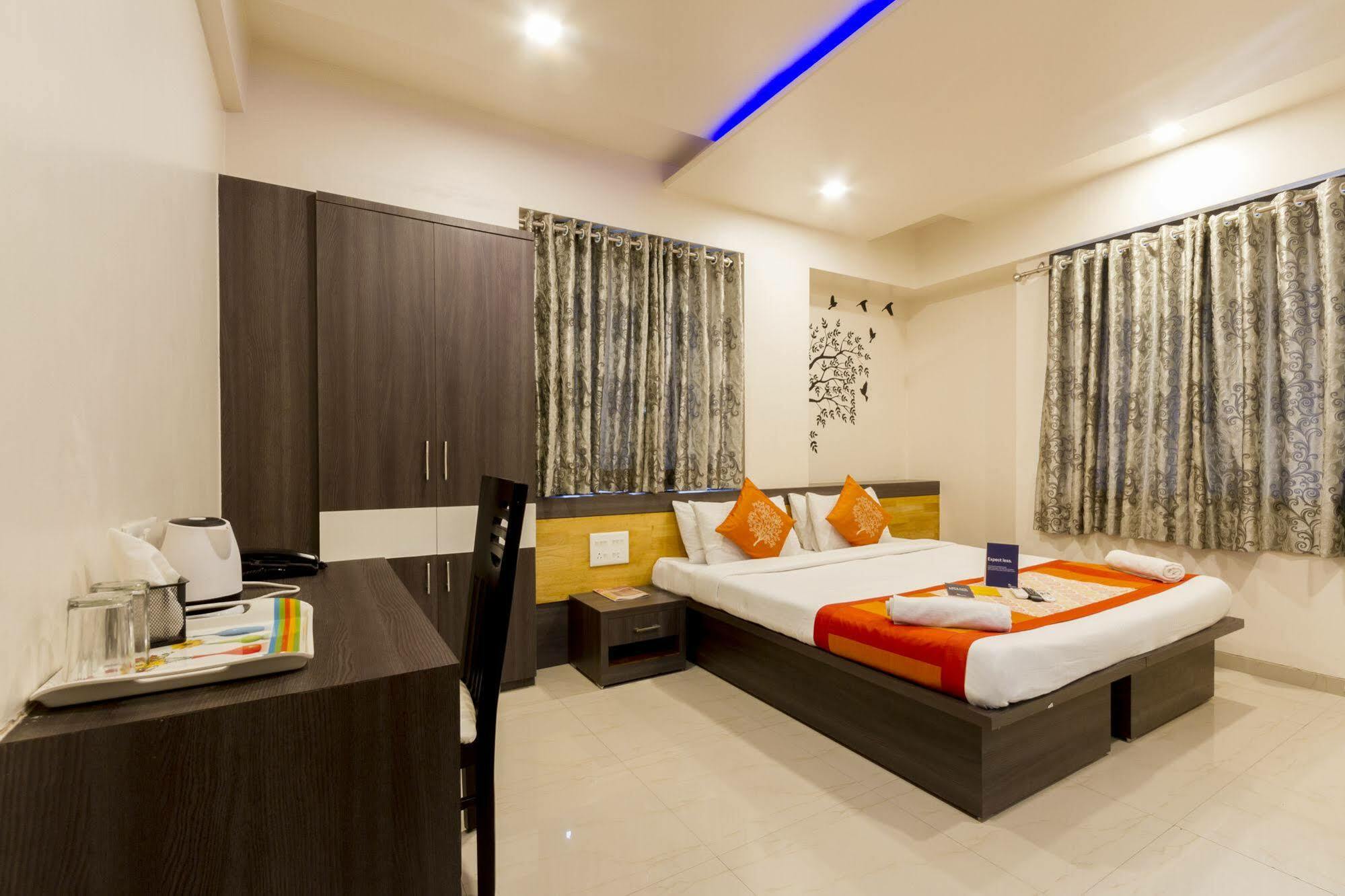 Fabhotel Imperio - Nr Baner Hill Pune Exteriör bild