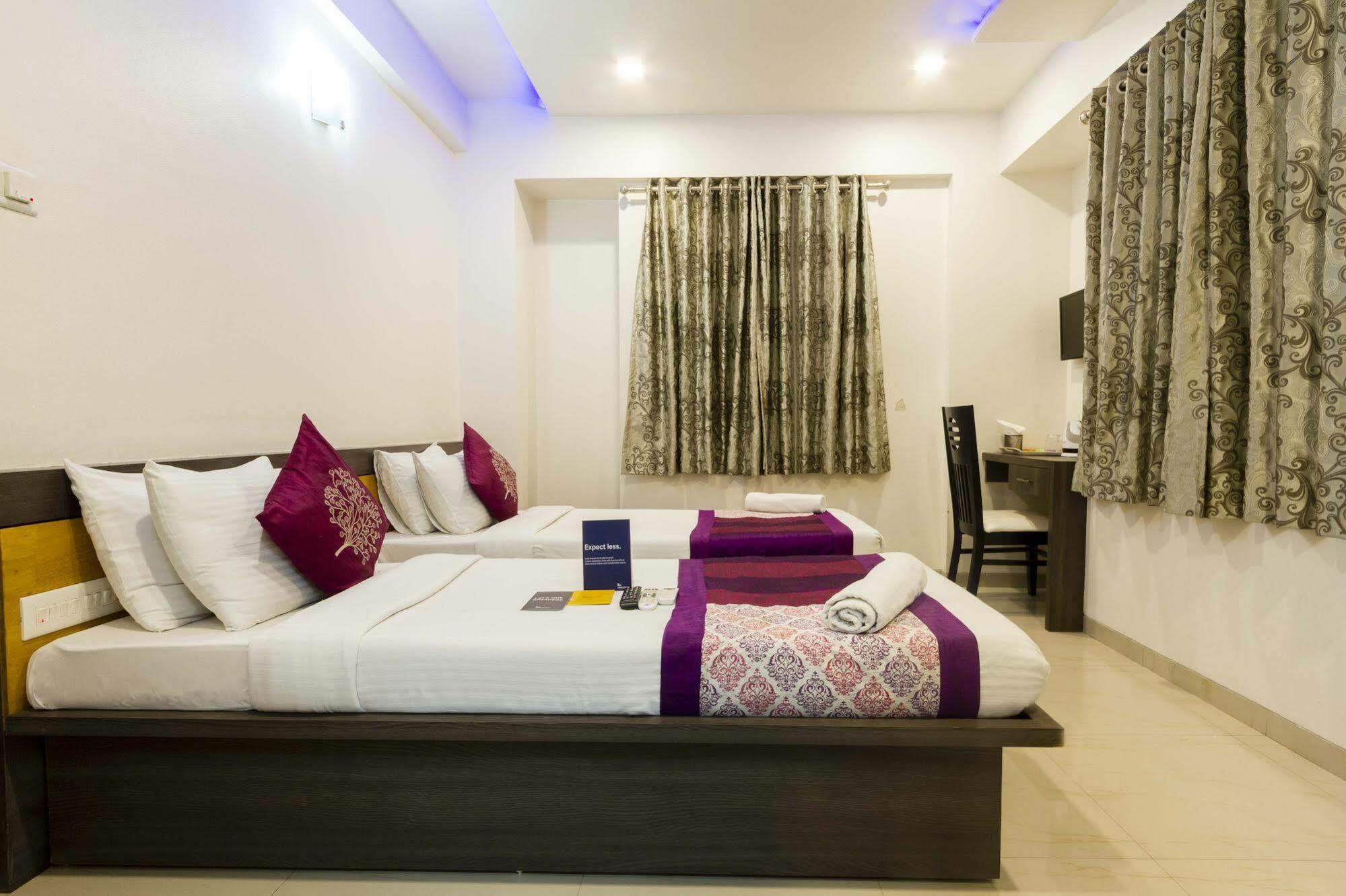 Fabhotel Imperio - Nr Baner Hill Pune Exteriör bild