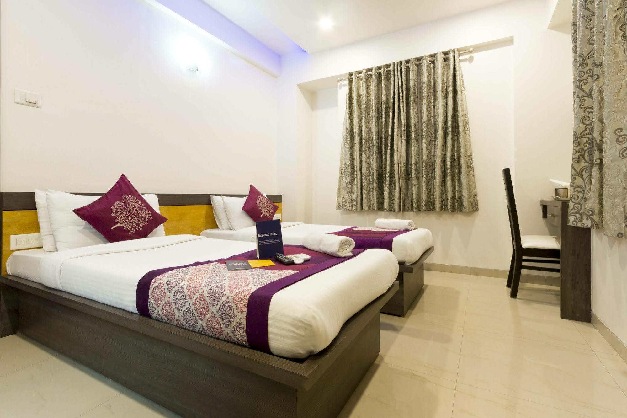 Fabhotel Imperio - Nr Baner Hill Pune Exteriör bild