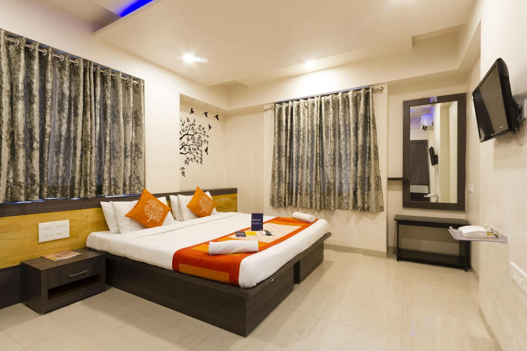 Fabhotel Imperio - Nr Baner Hill Pune Exteriör bild