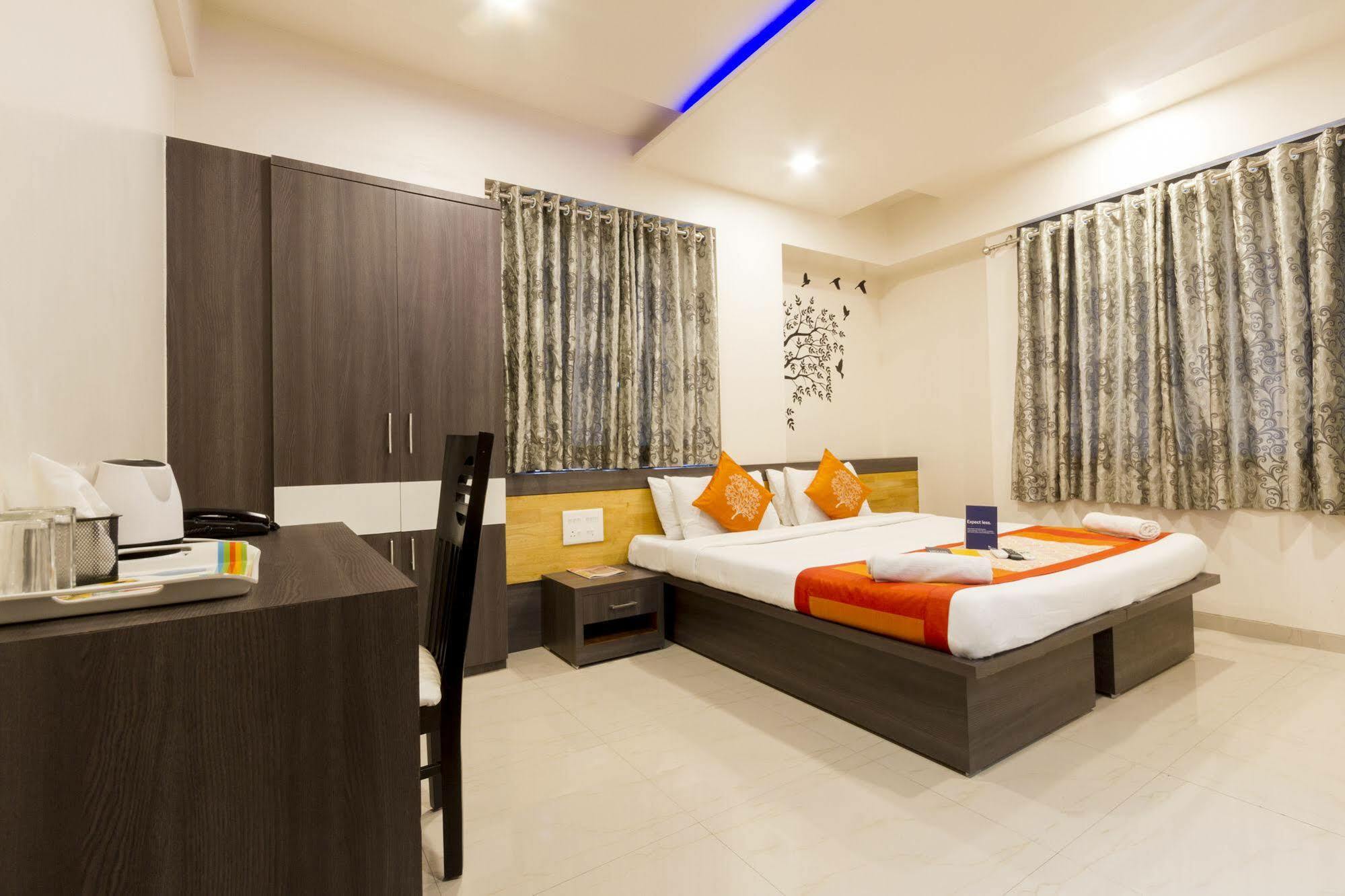 Fabhotel Imperio - Nr Baner Hill Pune Exteriör bild