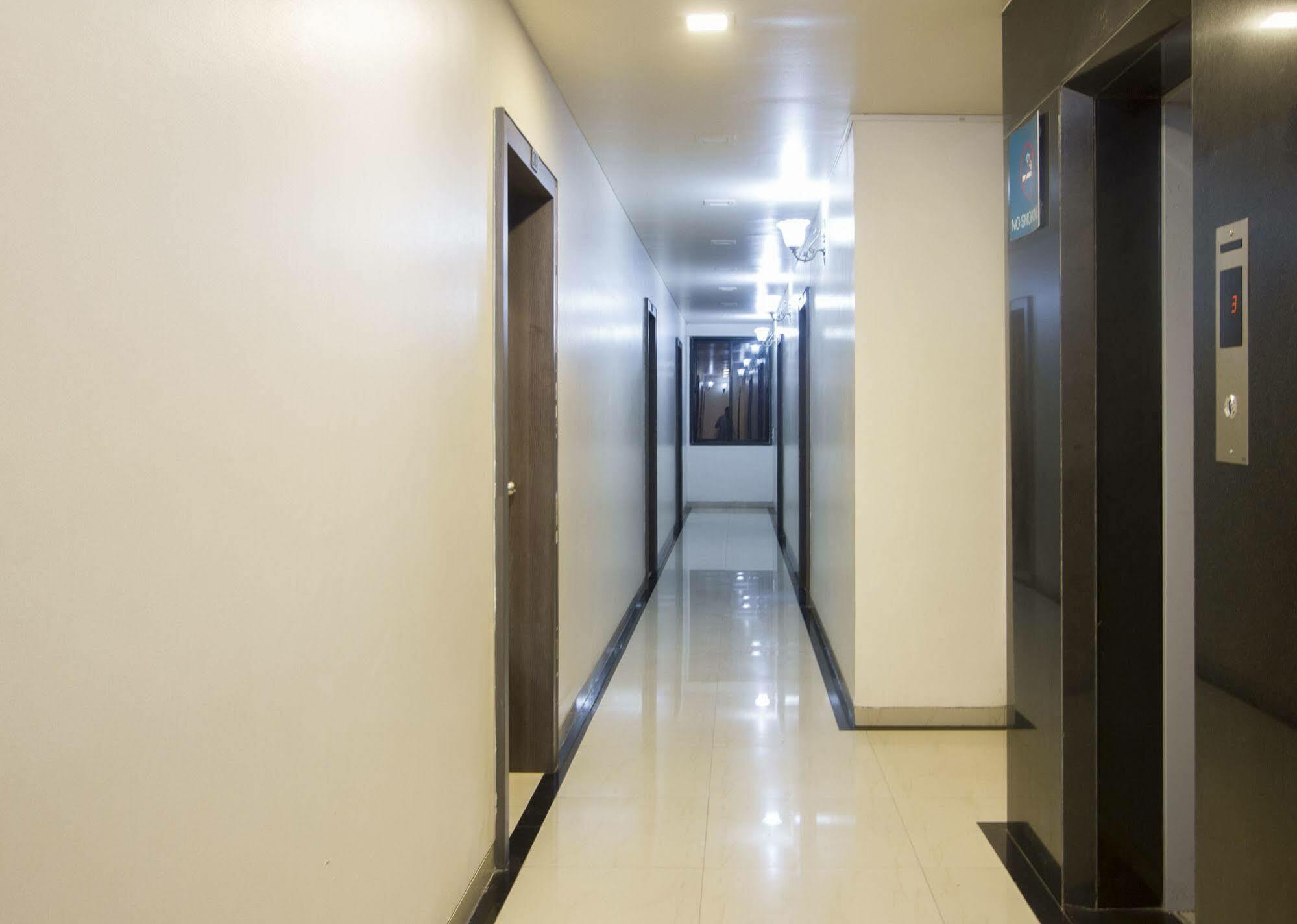 Fabhotel Imperio - Nr Baner Hill Pune Exteriör bild